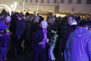 Silent Disco na Rynku zgromadziło prawdziwe tłumy - Radio Kielce