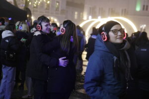 Silent Disco na Rynku zgromadziło prawdziwe tłumy - Radio Kielce