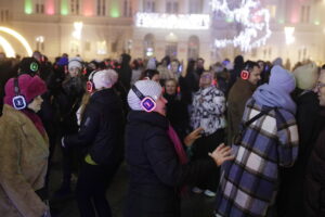 Silent Disco na Rynku zgromadziło prawdziwe tłumy - Radio Kielce