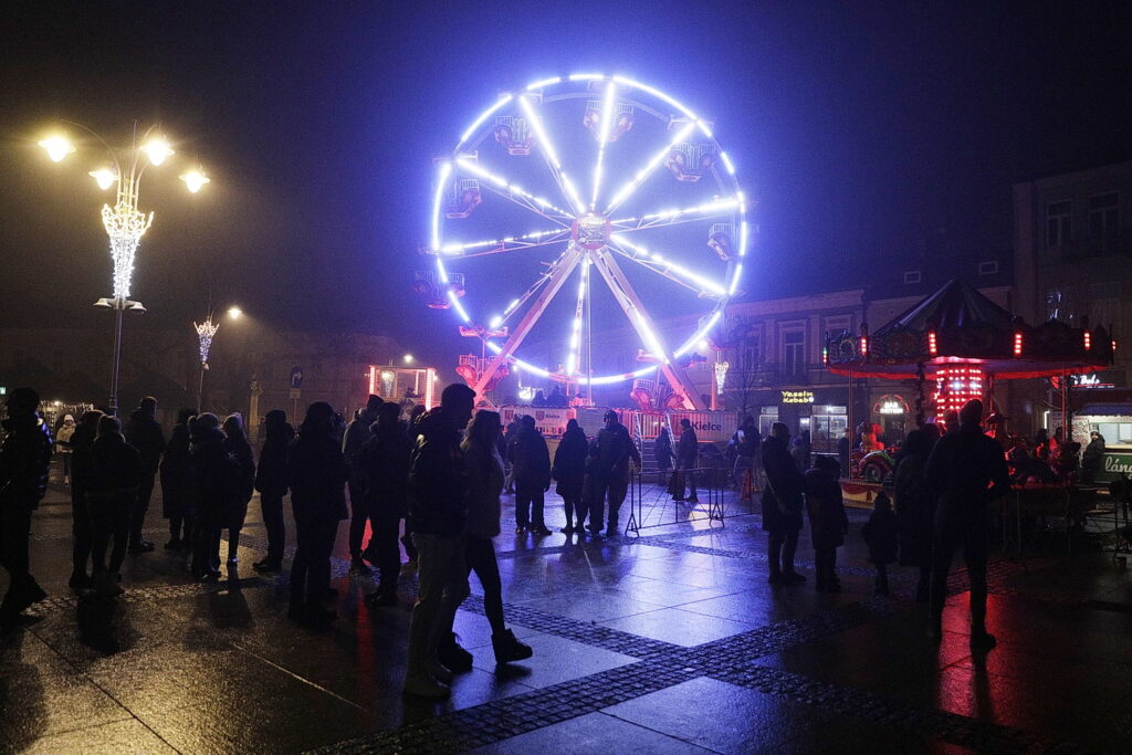 Zobacz panoramę miasta z koła młyńskiego