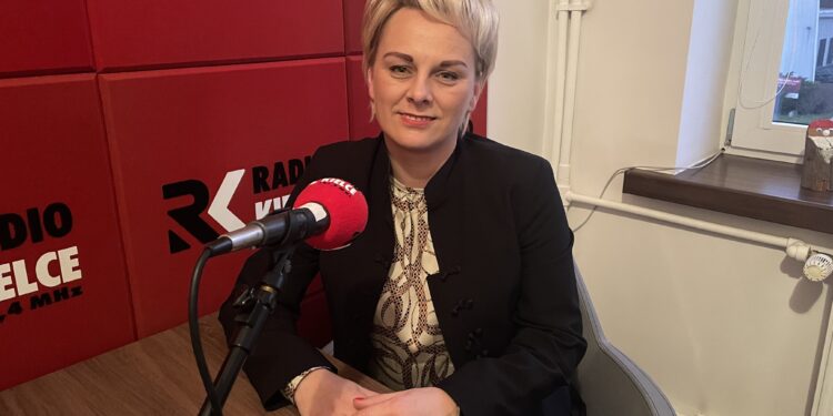 Na zdjęciu: burmistrz Osieka Magdalena Marynowska / Fot. Grażyna Szlęzak - Radio Kielce