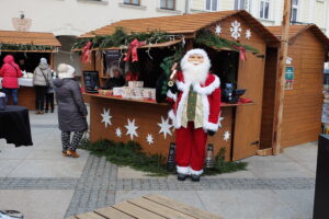 Dzieci i dorośli robili ozdoby „zero waste"