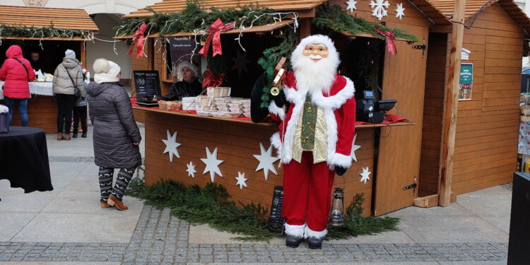 Dzieci i dorośli robili ozdoby „zero waste"