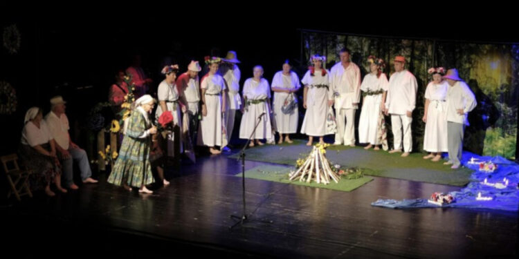Przegląd teatrów wiejskich i ludowe godanie w WDK w Kielcach - Radio Kielce