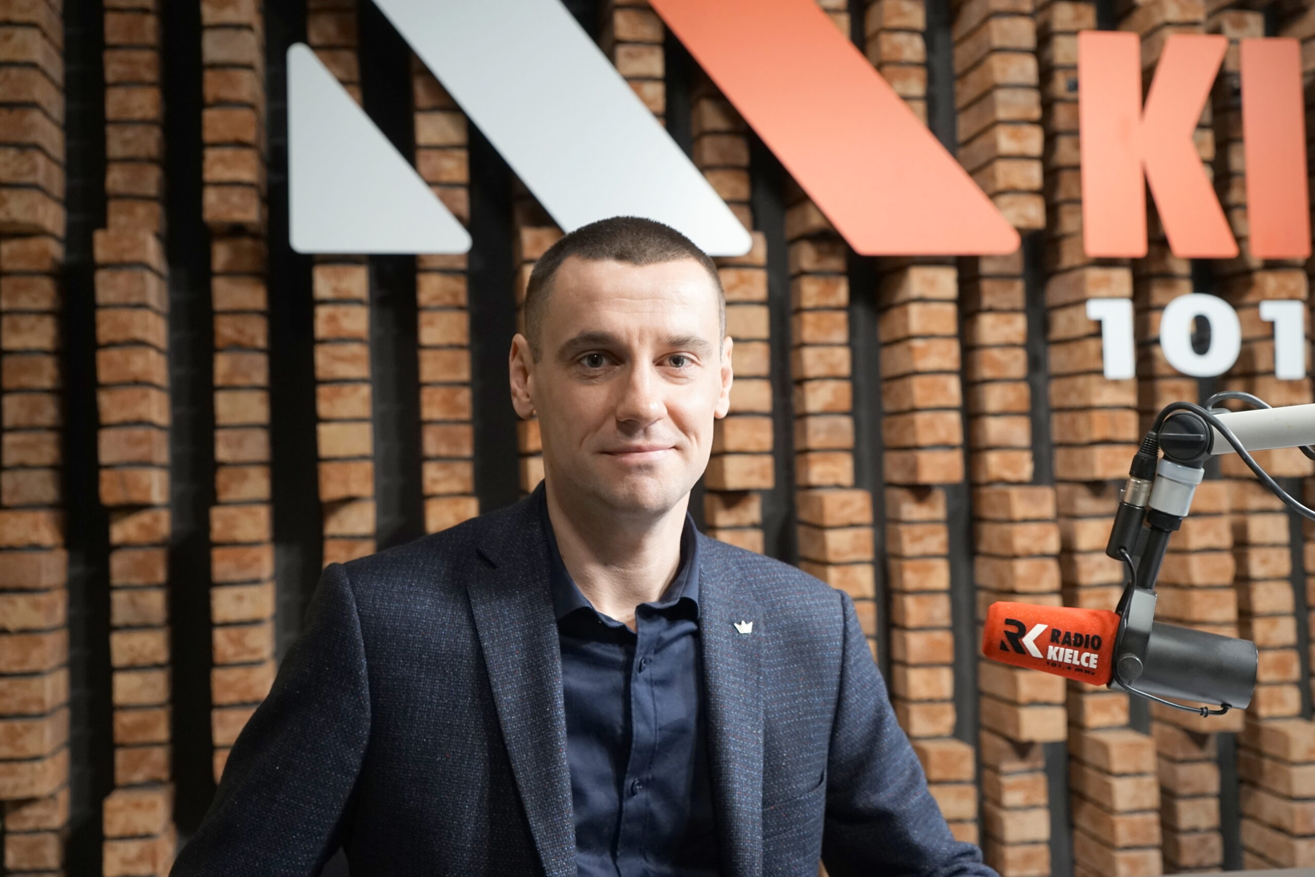 Będą „gryźć trawę”, a walka pójdzie „na żyletki” - Radio Kielce ROZMOWA DNIA. Dawid Lewicki, Konfederacja