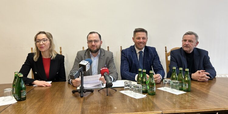 04.12.2024. Kielce. Konferencja prasowa na temat obrad sesji rady miasta / Fot. Marcin Marszałek - Radio Kielce