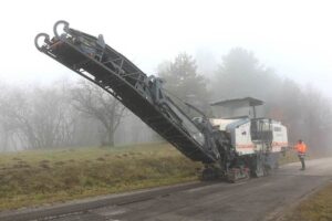 Remont drogi powiatowej w Bolminie / źródło: checiny.pl