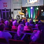 Gawęda i wspólne śpiewanie. Świąteczne spotkanie w Ciekotach - Radio Kielce 17.12.2024. Ciekoty. Centrum Edukacji i Kultury „Szklany Dom” / Fot. Centrum Edukacji i Kultury „Szklany Dom”