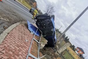 20.12.2024. Sośniczany w powiecie sandomierskim. Wypadek / Fot. KPP w Sandomierzu