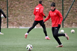 03.01.2025. Nowiny. Trening piłkarzy Korony Kielce. / Fot. Piotr Polak - PAP