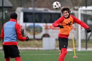 03.01.2025. Nowiny. Trening piłkarzy Korony Kielce. / Fot. Piotr Polak - PAP