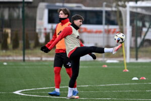 03.01.2025. Nowiny. Trening piłkarzy Korony Kielce. / Fot. Piotr Polak - PAP