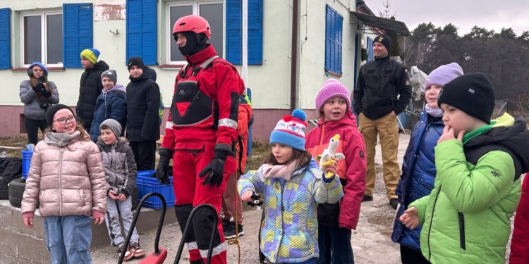 31.01.2025. Kielce. Ferie organizowane przez Świętokrzyskie Wodne Ochotnicze Pogotowie Ratunkowe / Fot. Iwona Murawska-Bujnowicz - Radio Kielce