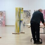 Poezja namalowana w Szklanym Domu - Radio Kielce Przygotowanie wystawy prac Ewy Wiśniewskiej-Zduniak „Stance” / Fot. Centrum Edukacji i Kultury "Szklany Dom" - Facebook