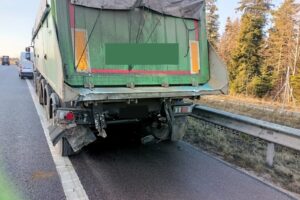 27.01.2025. Skarżysko-Kamienna. Trasa S7. Śmiertelny wypadek / Fot. mł. bryg. Daniel Kiełek - Straż Pożarna