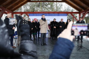 11.01.2025. Micigózd. Rozpoczęcie budowy hali sportowej przy Zespole Oświatowych Placówek Integracyjnych w Micigoździe / Fot. Wiktor Taszłow - Radio Kielce