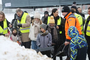 11.01.2025. Micigózd. Rozpoczęcie budowy hali sportowej przy Zespole Oświatowych Placówek Integracyjnych w Micigoździe / Fot. Wiktor Taszłow - Radio Kielce