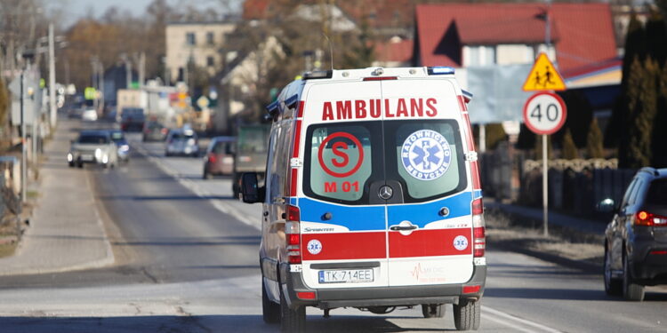 karetka, ambulans, pogotowie ratunkowe, wypadek / Fot. Wiktor Taszłow - Radio Kielce