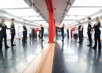 Wakacje pełne tańca. Młodzi uczą się tańca w Szkole Kieleckiego Teatru Tańca