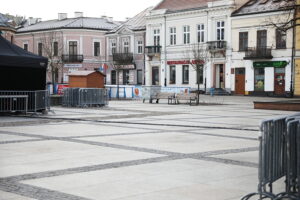 01.01.2025 Kielce. Rynek po zabawie sylwestrowej / Fot. Wiktor Taszłow - Radio Kielce