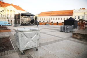 01.01.2025 Kielce. Rynek po zabawie sylwestrowej / Fot. Wiktor Taszłow - Radio Kielce