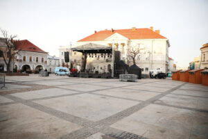 01.01.2025 Kielce. Rynek po zabawie sylwestrowej / Fot. Wiktor Taszłow - Radio Kielce