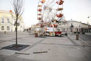 01.01.2025 Kielce. Rynek po zabawie sylwestrowej / Fot. Wiktor Taszłow - Radio Kielce