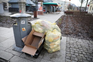 01.01.2025 Kielce. Rynek po zabawie sylwestrowej / Fot. Wiktor Taszłow - Radio Kielce