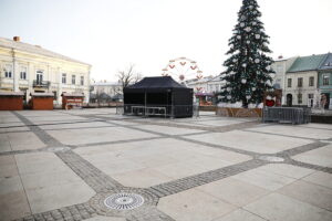 01.01.2025 Kielce. Rynek po zabawie sylwestrowej / Fot. Wiktor Taszłow - Radio Kielce