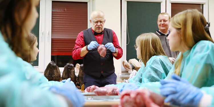 Noc Biologów z naukowymi atrakcjami - Radio Kielce Noc Biologów z naukowymi atrakcjami