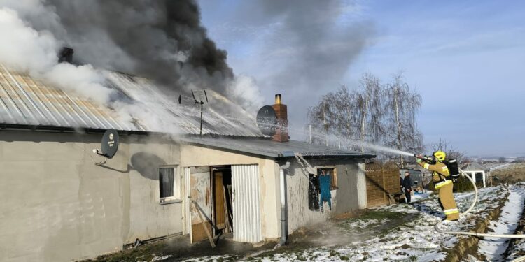 06.01.2025 Tempoczów-Rędziny. Pożar domu / Fot. Straż pożarna