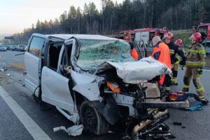 27.01.2025. Skarżysko-Kamienna. Trasa S7. Śmiertelny wypadek / Fot. mł. bryg. Daniel Kiełek - Straż Pożarna