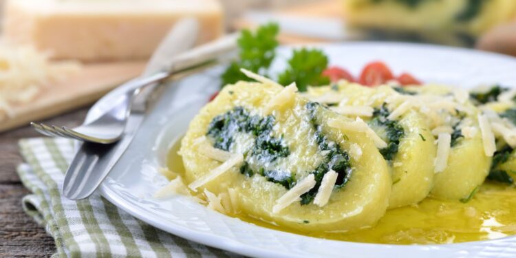 Kotleciki z rolady ziemniaczanej ze szpinakiem - Radio Kielce