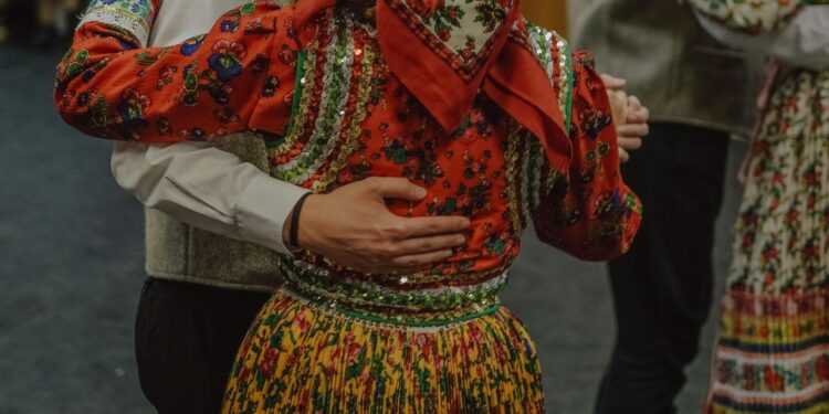 RYM SIĘ NIESIE PO POLU PO LESIE. „Czemu los” [POSŁUCHAJ] - Radio Kielce