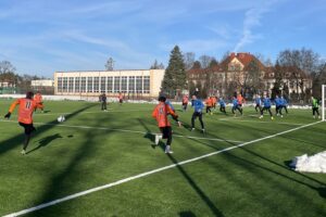 18.01.2025. Ostrowiec Św. Sparing KSZO 1929 - Stal Kraśnik / Fot. Kamil Król - Radio Kielce