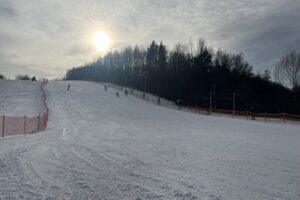 25.01.2025. Konary. Stok narciarski / Fot. Grażyna Szlęzak - Radio Kielce