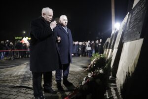 Kolejny raz Jarosław Kaczyński wykorzystał mszę w intencji matki do politycznych wystąpień - Radio Kielce