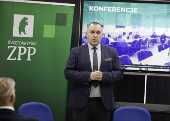 10.01.2025 Kielce. Konferencja Świętokrzyskiego Związku Przedsiębiorców i Pracodawców. Prezes ŚZPP Łukasz Bilski / Fot. Jarosław Kubalski - Radio Kielce