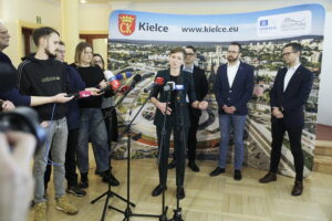 13.01.2024 Kielce. Prezydent Kielc Agata Wojda podczas konferencji prasowej / Fot. Jarosław Kubalski - Radio Kielce