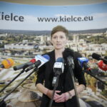 17.01.2025. Kielce. Konferencja prasowa w sprawie Korony Kielce. Na zdjęciu (przemawia): Agata Wojda - prezydent Kielc / Fot. Jarosław Kubalski - Radio Kielce