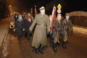 Hołd powstańcom styczniowym na kieleckim Białogonie - Radio Kielce