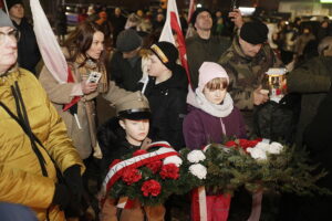 Hołd powstańcom styczniowym na kieleckim Białogonie - Radio Kielce