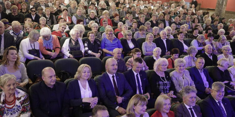 26.01.2025 Kielce. WDK. Powiatowy Dzień Babci i Dziadka / Fot. Jarosław Kubalski - Radio Kielce