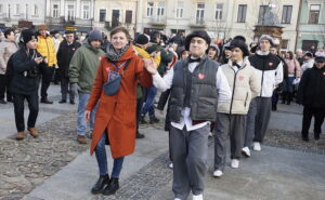 Licytacje, występy, bicie rekordu w liczbie osób tańczących poloneza. WOŚP w Kielcach - Radio Kielce