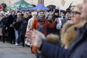 Licytacje, występy, bicie rekordu w liczbie osób tańczących poloneza. WOŚP w Kielcach - Radio Kielce