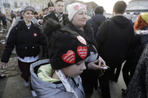 Licytacje, występy, bicie rekordu w liczbie osób tańczących poloneza. WOŚP w Kielcach - Radio Kielce