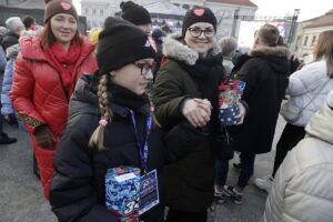 Licytacje, występy, bicie rekordu w liczbie osób tańczących poloneza. WOŚP w Kielcach - Radio Kielce