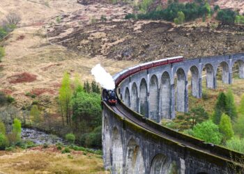 Szkocja. Wiadukt Glenfinnan. Hogwart Express / Fot. Anna Adamska-Wełnicka i Marcin Wełnicki