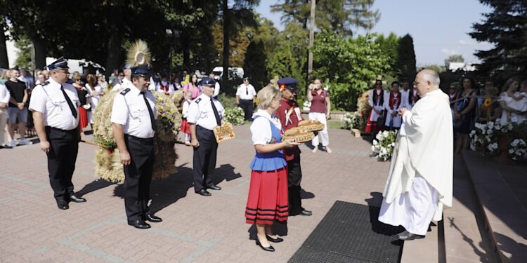 28.08.2022. Górno. Dożynki powiatu kieleckiego i gminy Górno. / Fot. Jarosław Kubalski - Radio Kielce.