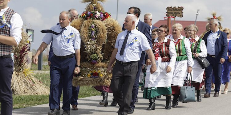 28.08.2022. Górno. Dożynki powiatu kieleckiego i gminy Górno. / Fot. Jarosław Kubalski - Radio Kielce.